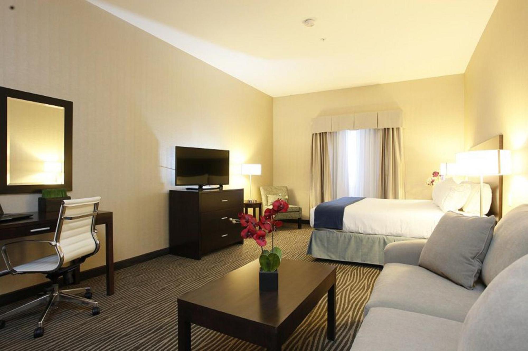 Holiday Inn Express Fort St John By Ihg Fort St. John Kültér fotó