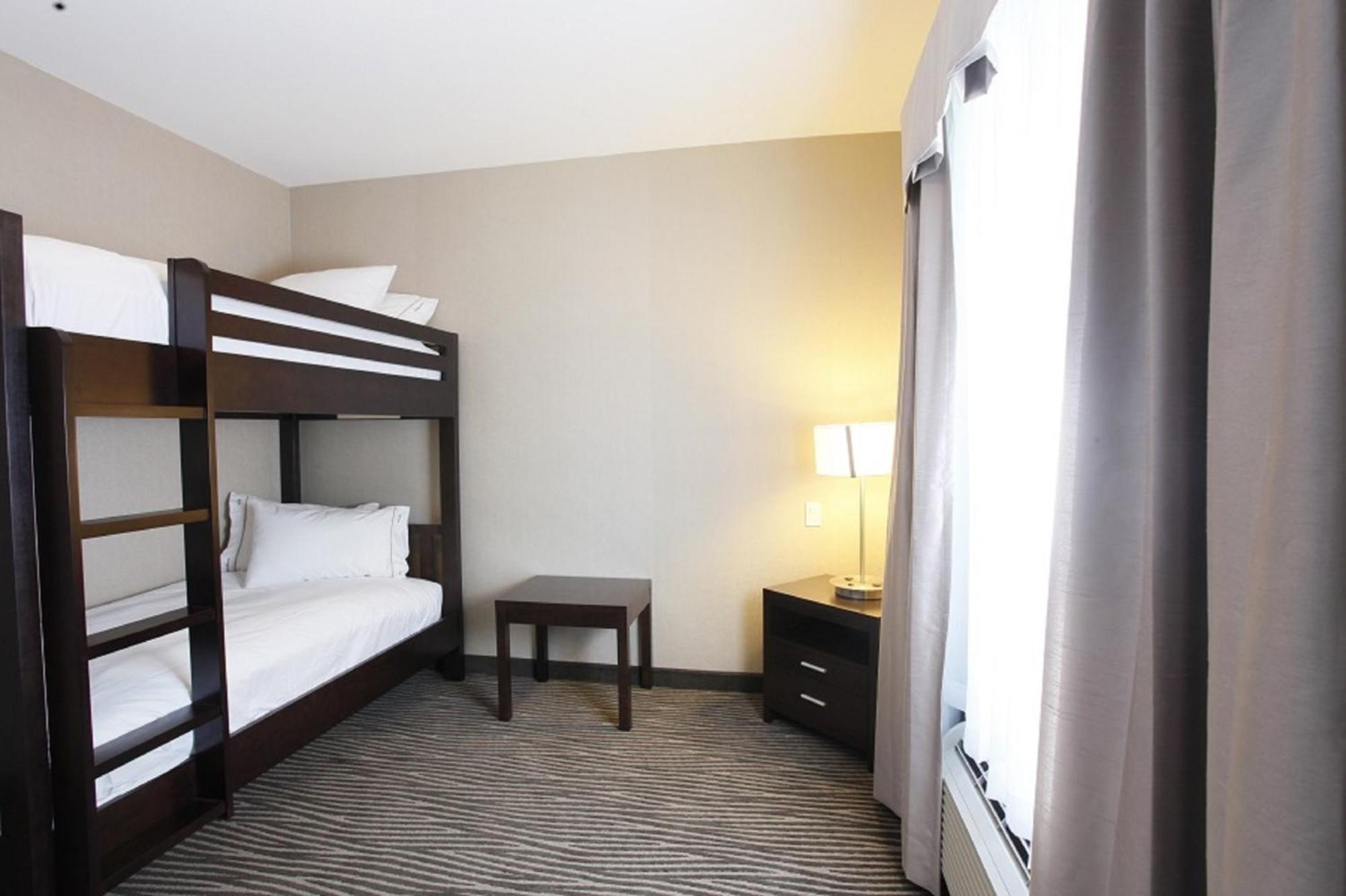 Holiday Inn Express Fort St John By Ihg Fort St. John Kültér fotó
