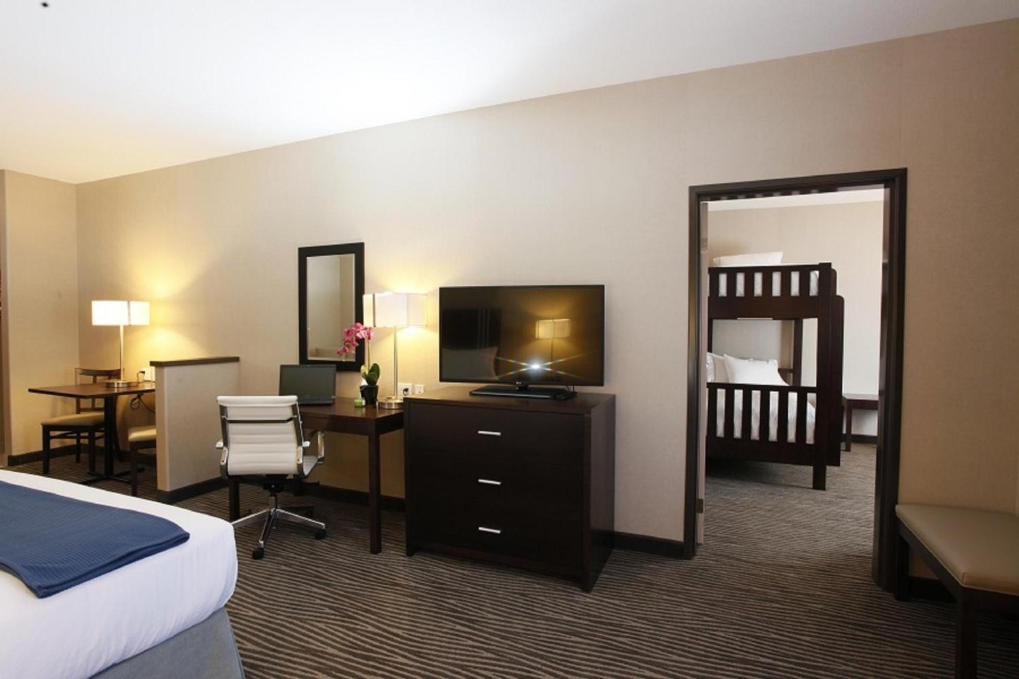 Holiday Inn Express Fort St John By Ihg Fort St. John Kültér fotó