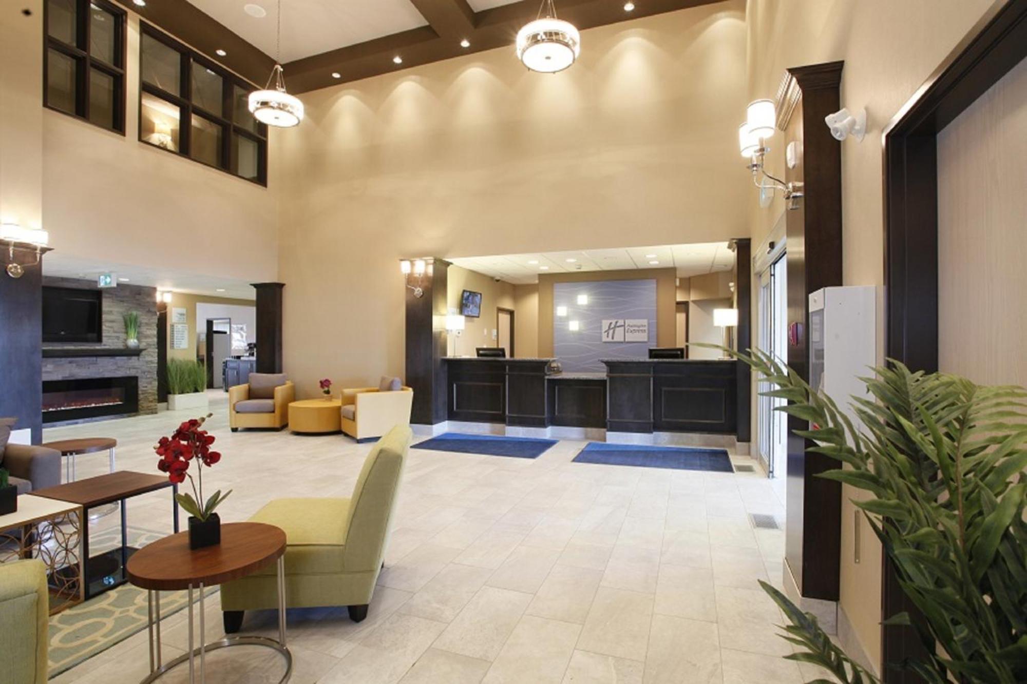 Holiday Inn Express Fort St John By Ihg Fort St. John Kültér fotó