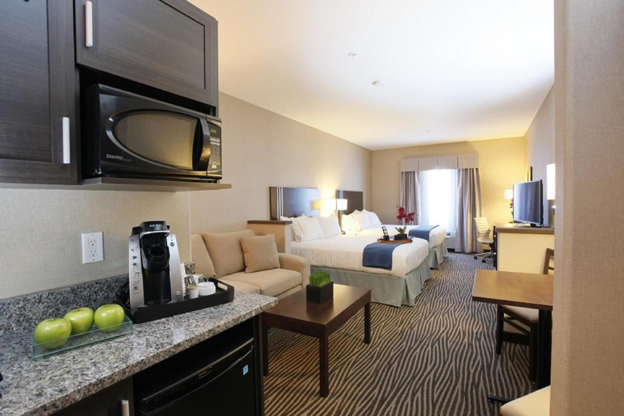Holiday Inn Express Fort St John By Ihg Fort St. John Kültér fotó